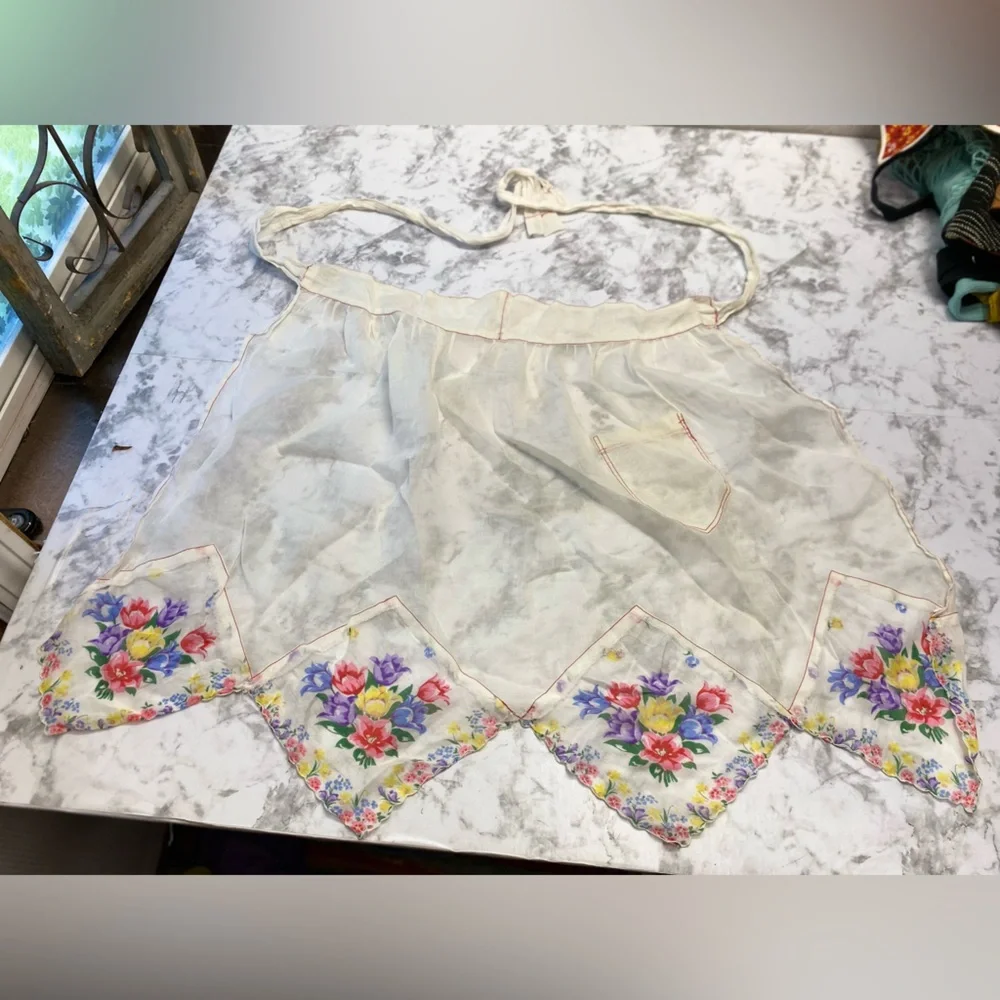 Vintage White Sheer Floral Cooking Kitchen Waist Apron with Pocket